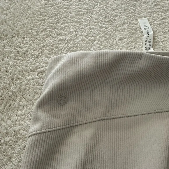 lululemon athletica Cream Trousers - Picture 6 of 6